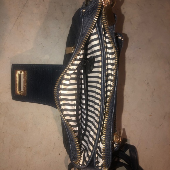 Purse - Picture 3 of 4